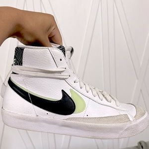 Blazer Mid 77 SE GS Double Swoosh - White Vapor Green (2021)